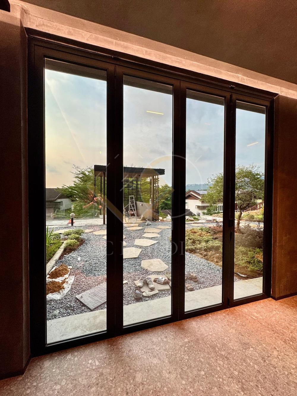 Folding Door with Cooling Glass 01 - Internal