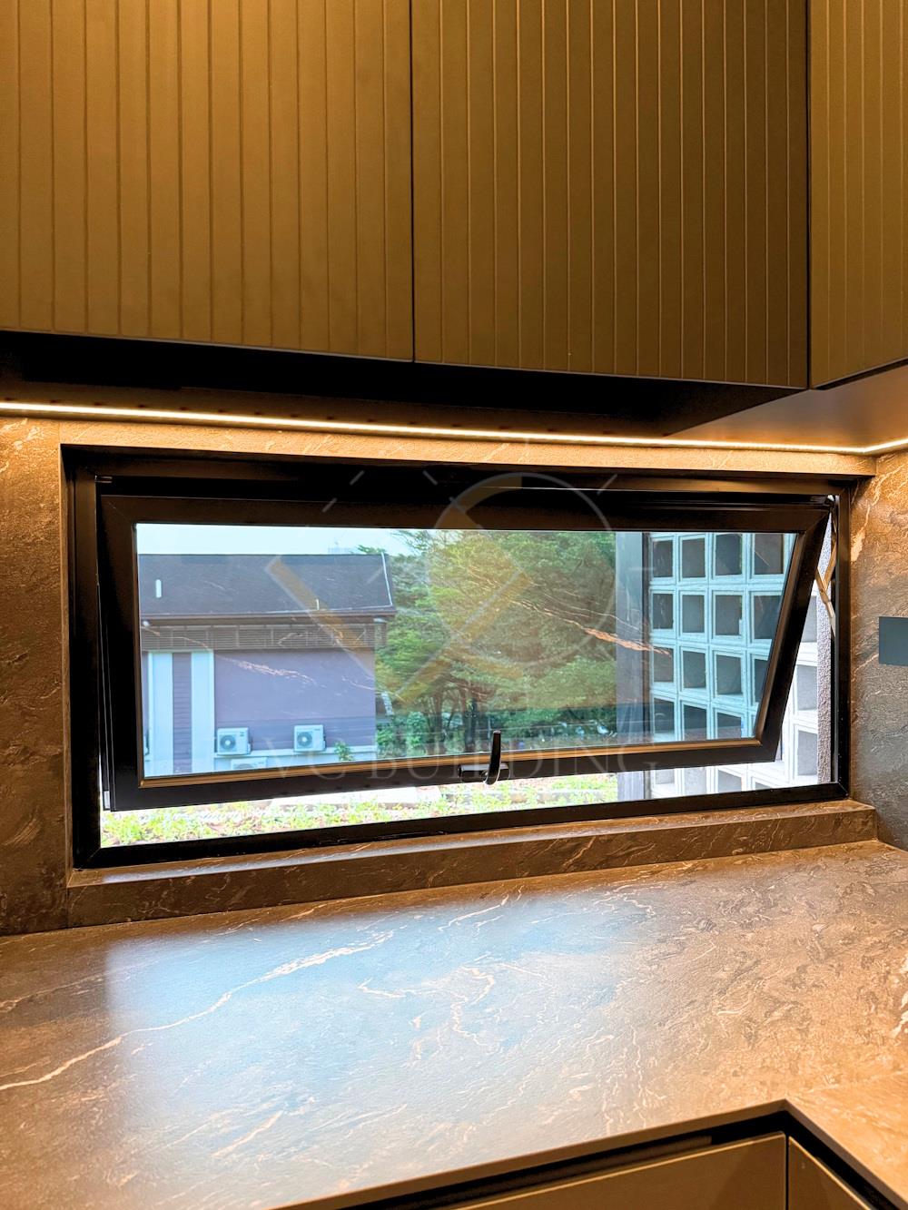 Top Hung with Cooling Glass 1 - Internal