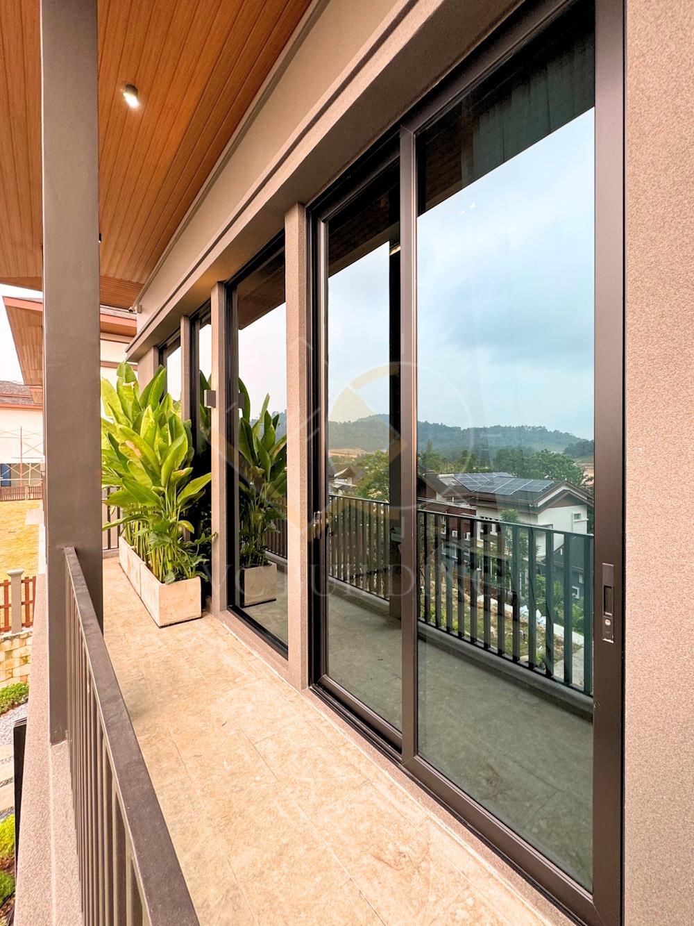 Sliding Door with Cooling Glass 1 - External