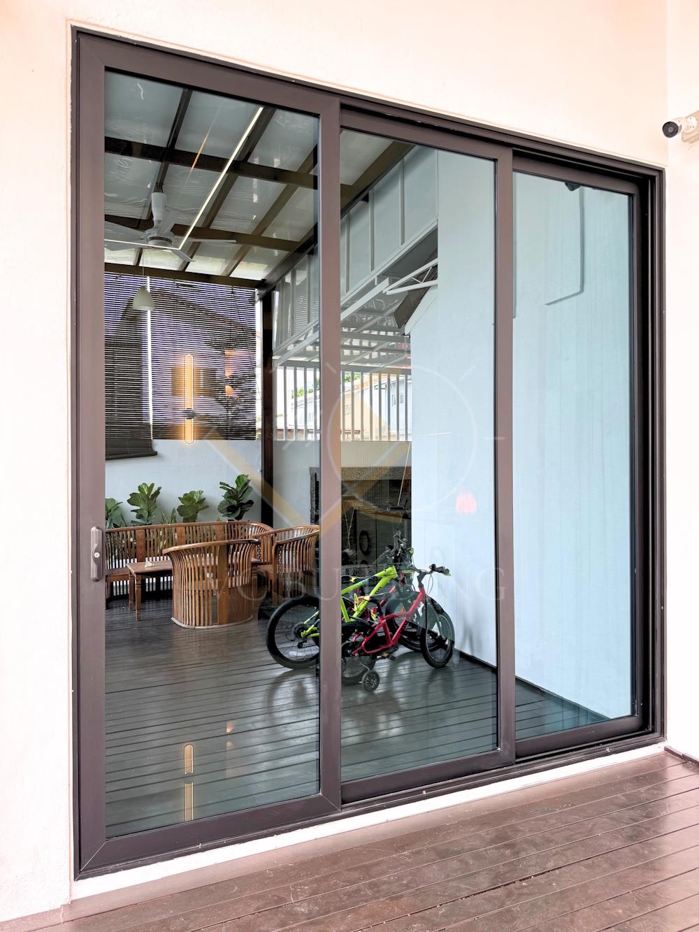 Sliding Door with Cooling Glass 2 - External