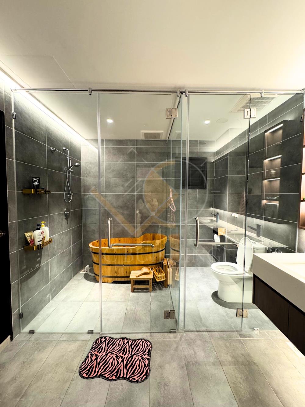 Shower Screen 5